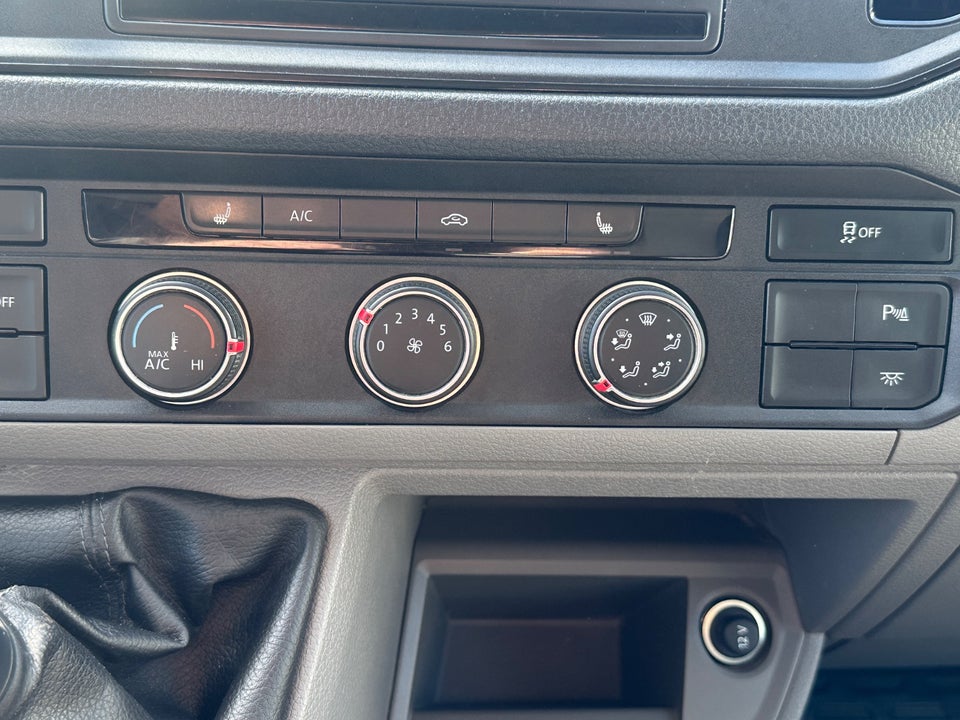 VW Crafter 30 2,0 TDi 177 Kassevogn L3H2