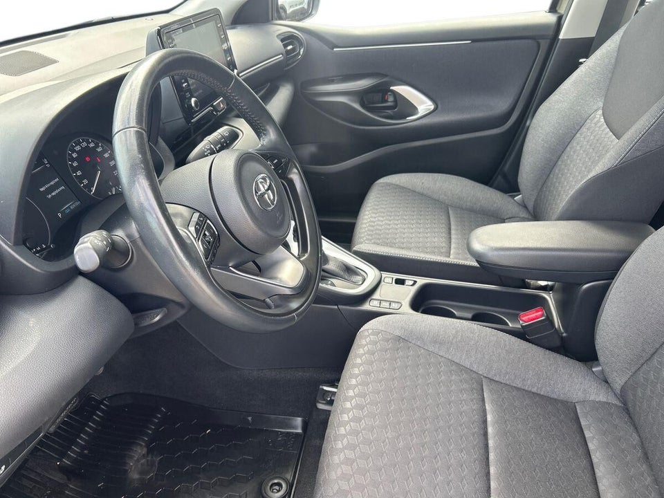Toyota Yaris 1,5 Hybrid Active Tech e-CVT 5d