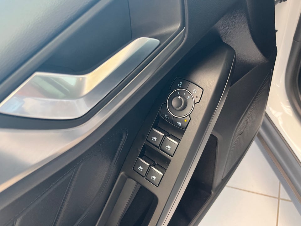 Ford Focus 1,0 EcoBoost mHEV Titanium stc. DCT 5d