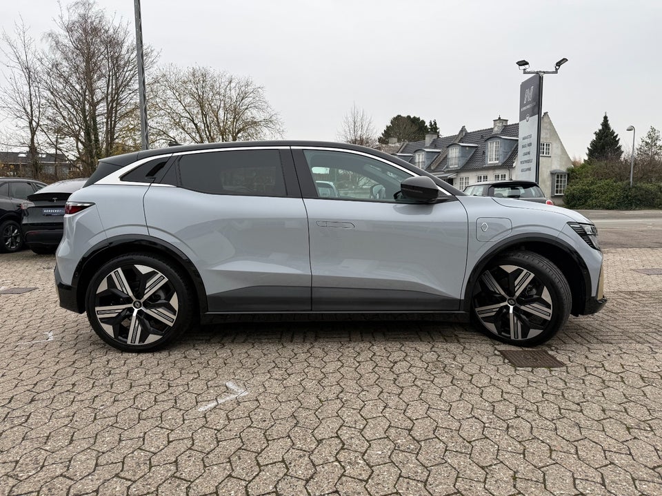 Renault Megane E-Tech 60 Iconic 5d