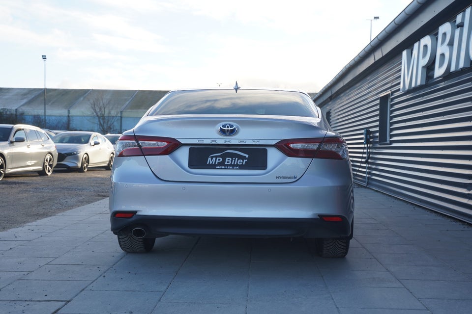 Toyota Camry 2,5 Hybrid H3 Executive CVT 4d