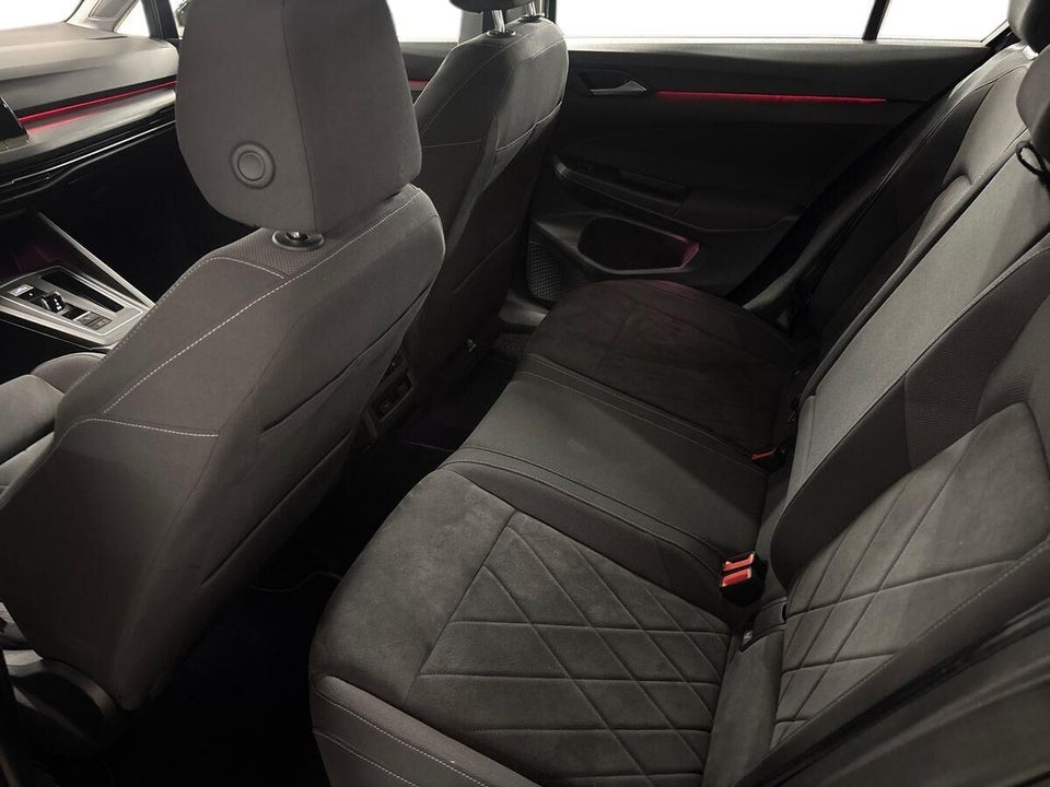 VW Golf VIII 1,4 eHybrid DSG 5d