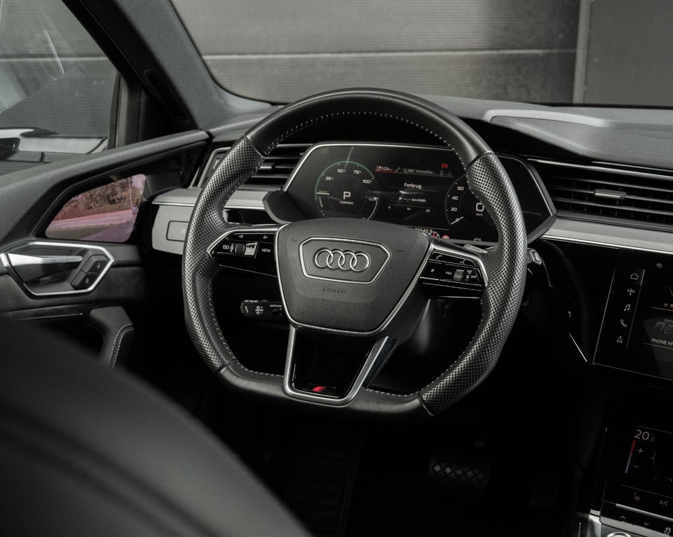 Audi e-tron 55 S-line quattro 5d