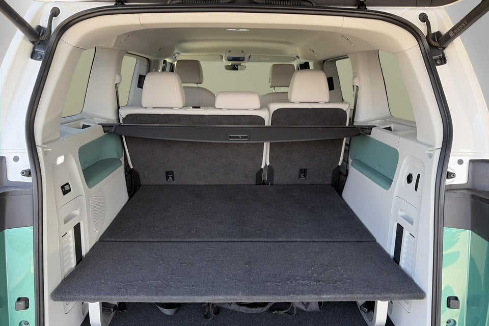 VW ID. Buzz 77 Pro SWB 5d