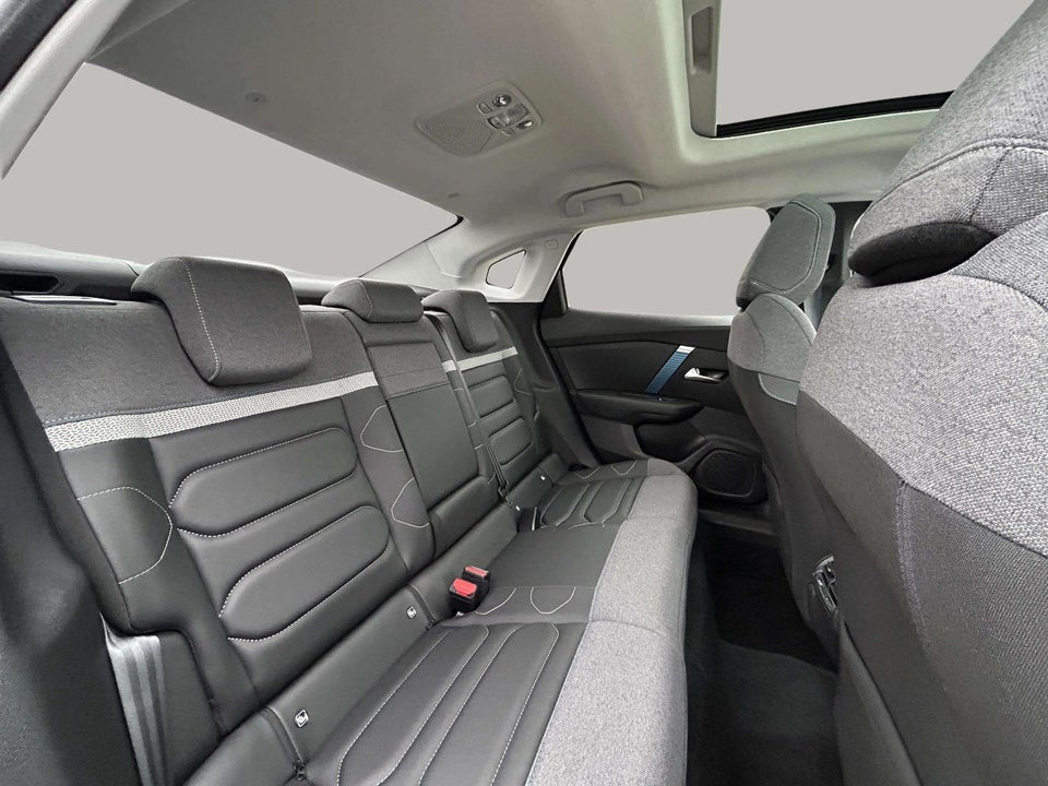 Citroën ë-C4 X 50 Shine 4d