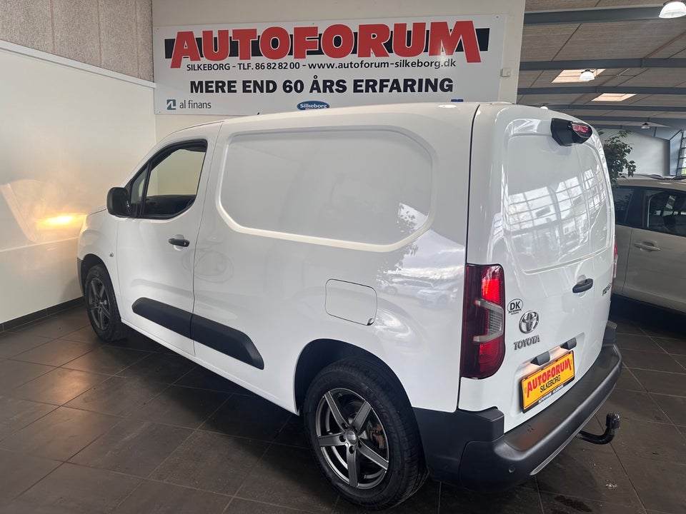 Toyota ProAce City 1,5 D 102 Medium Comfort 5d