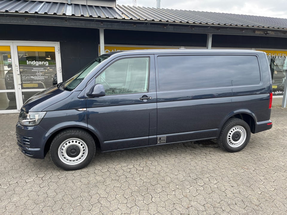 VW Transporter 2,0 TDi 140 Kassevogn DSG kort