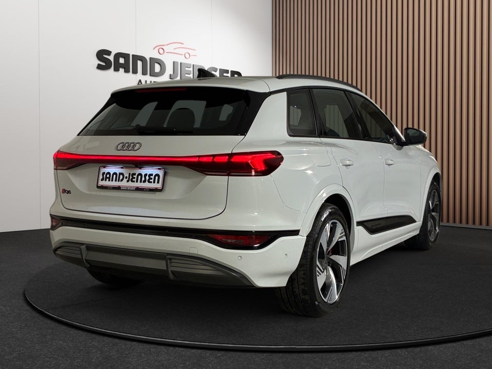 Audi Q6 e-tron S-line quattro 5d