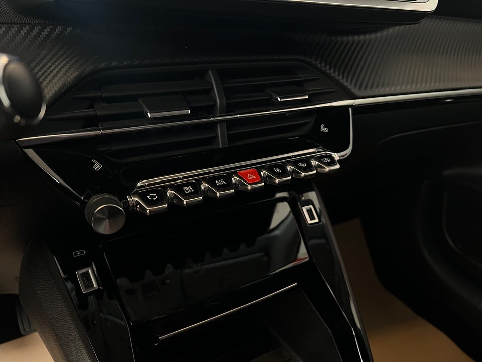 Peugeot 208 1,2 PureTech 100 Active 5d