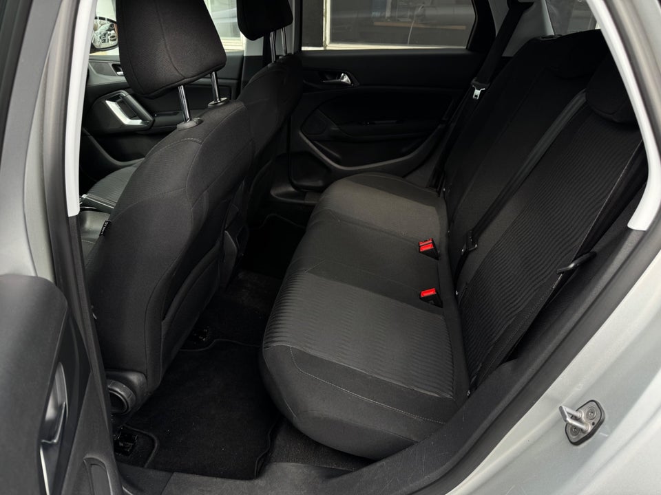 Peugeot 308 1,6 BlueHDi 120 Allure SW 5d