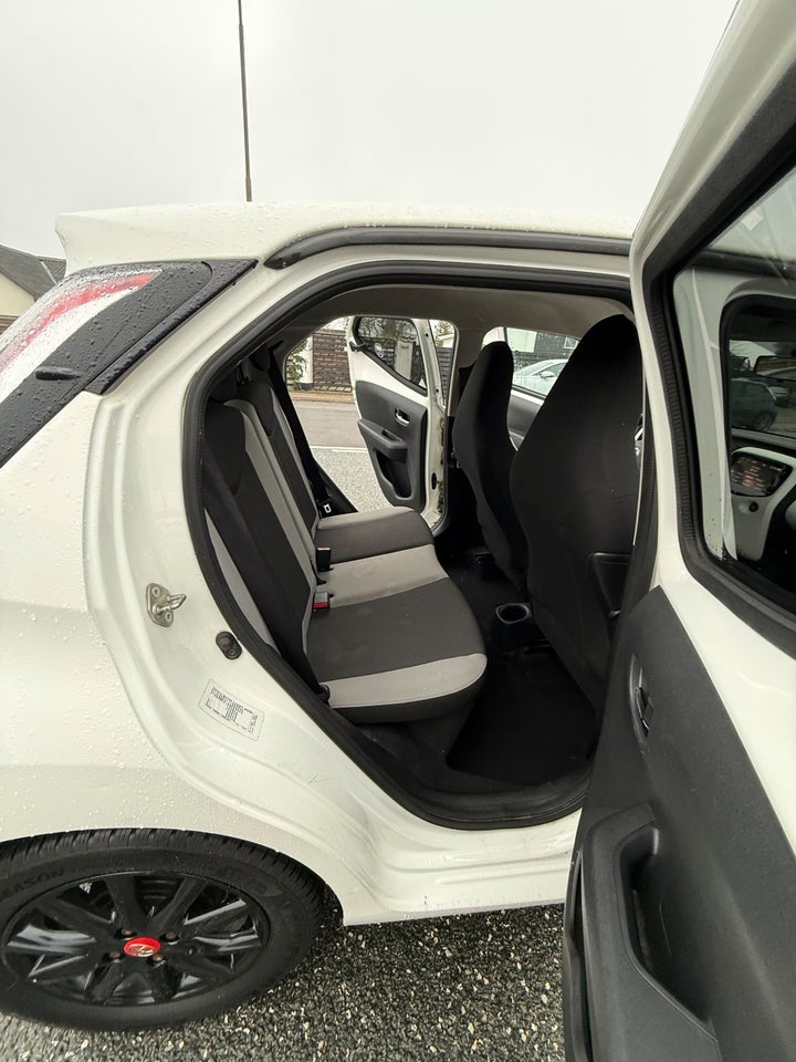 Toyota Aygo 1,0 VVT-i x-sky 5d