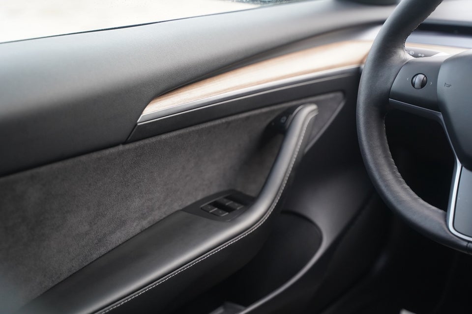 Tesla Model 3 RWD 4d