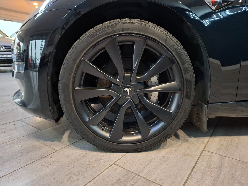 Tesla Model 3 Long Range AWD 4d