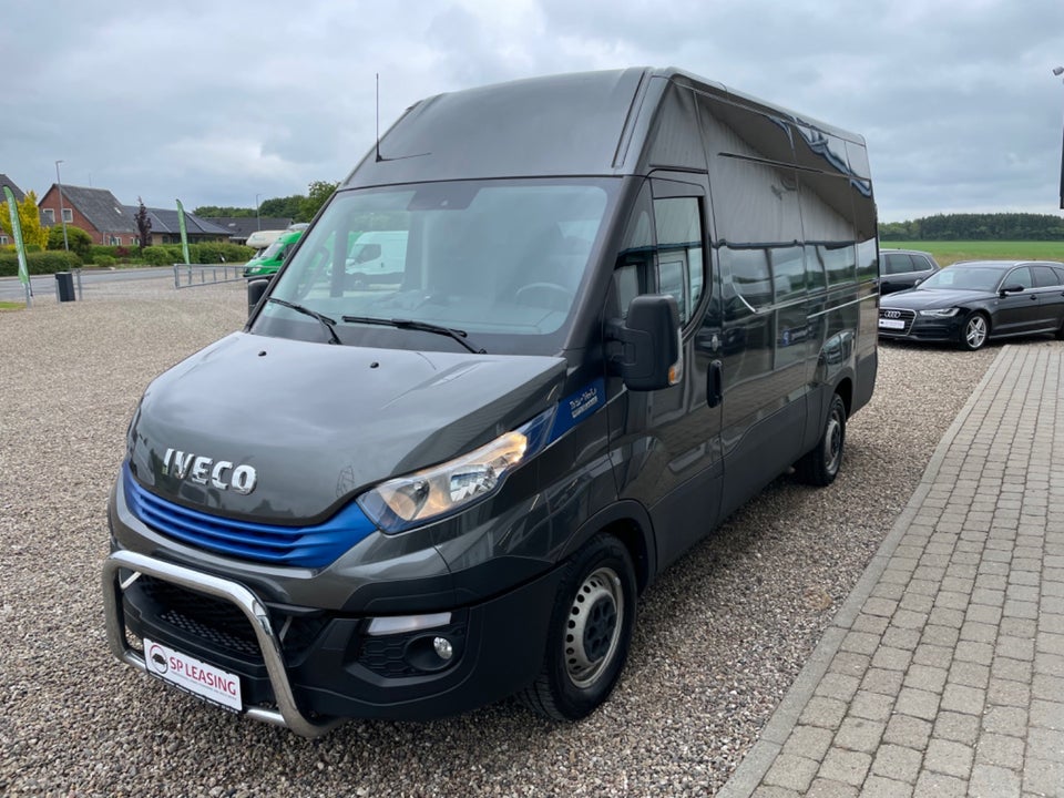 Iveco Daily 2,3 35S16 12m³ Van AG8