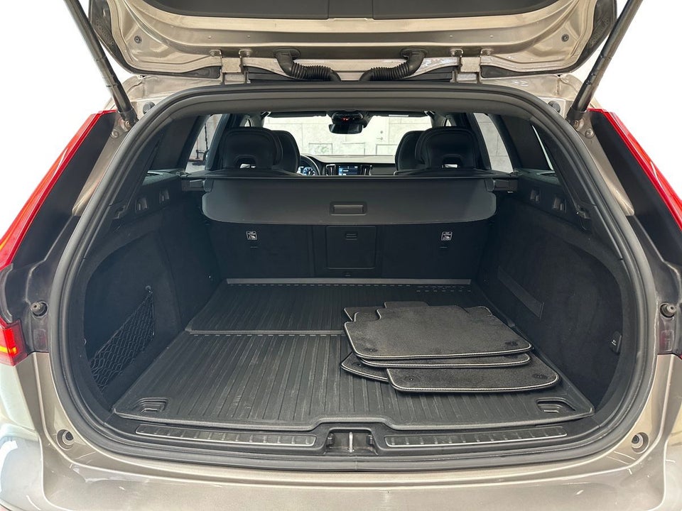 Volvo V60 2,0 T5 250 R-Design aut. 5d