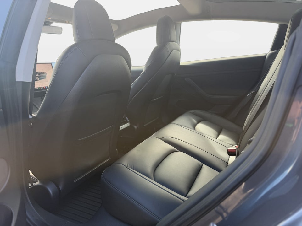 Tesla Model 3 Long Range AWD 4d