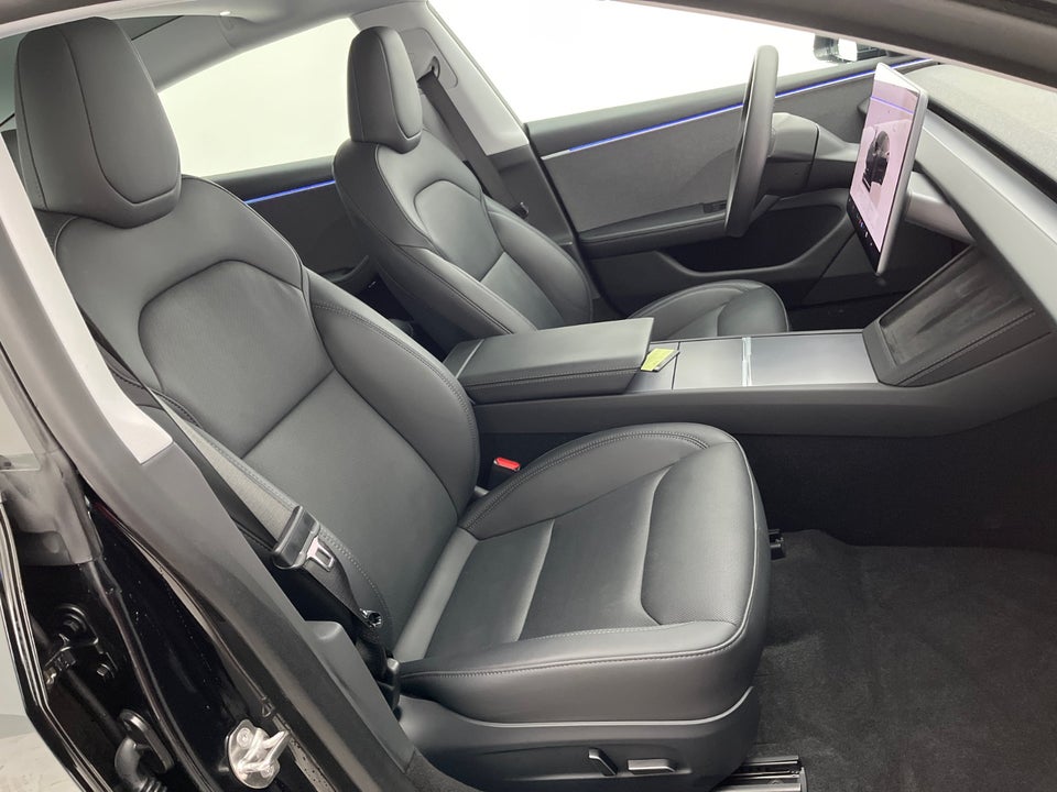 Tesla Model 3 RWD 4d