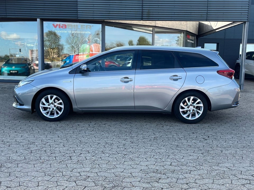 Toyota Auris 1,8 Hybrid H2 Comfort Touring Sports CVT 5d