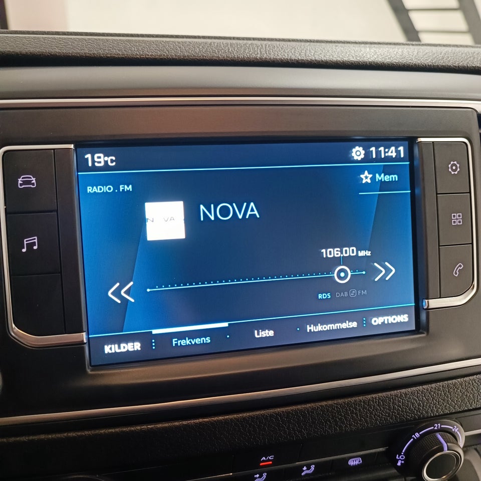 Peugeot Expert 2,0 BlueHDi 144 L2 Plus EAT8 Van