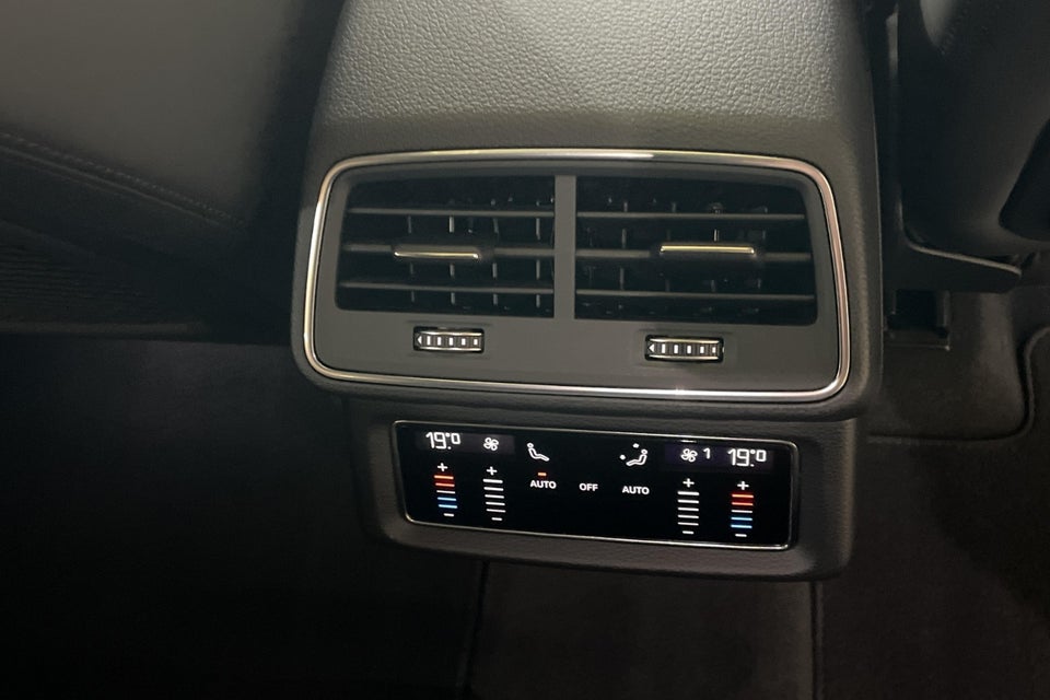 Audi e-tron 55 S-line quattro 5d