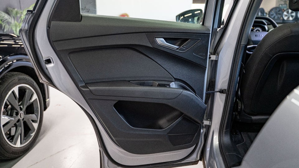 Audi Q4 e-tron 40  5d