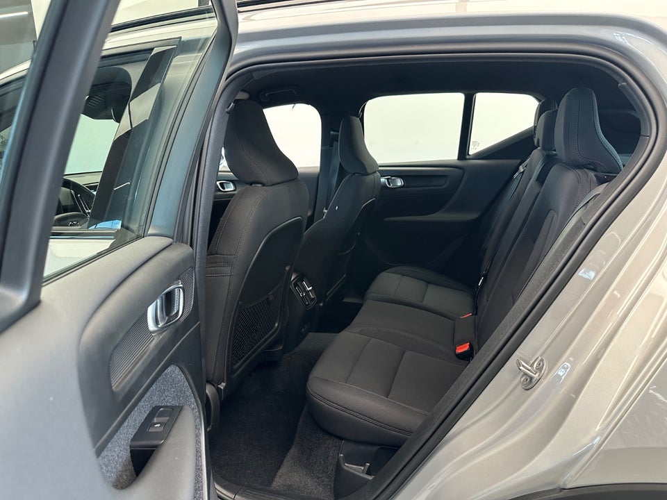 Volvo XC40 ReCharge Extended Range Plus 5d