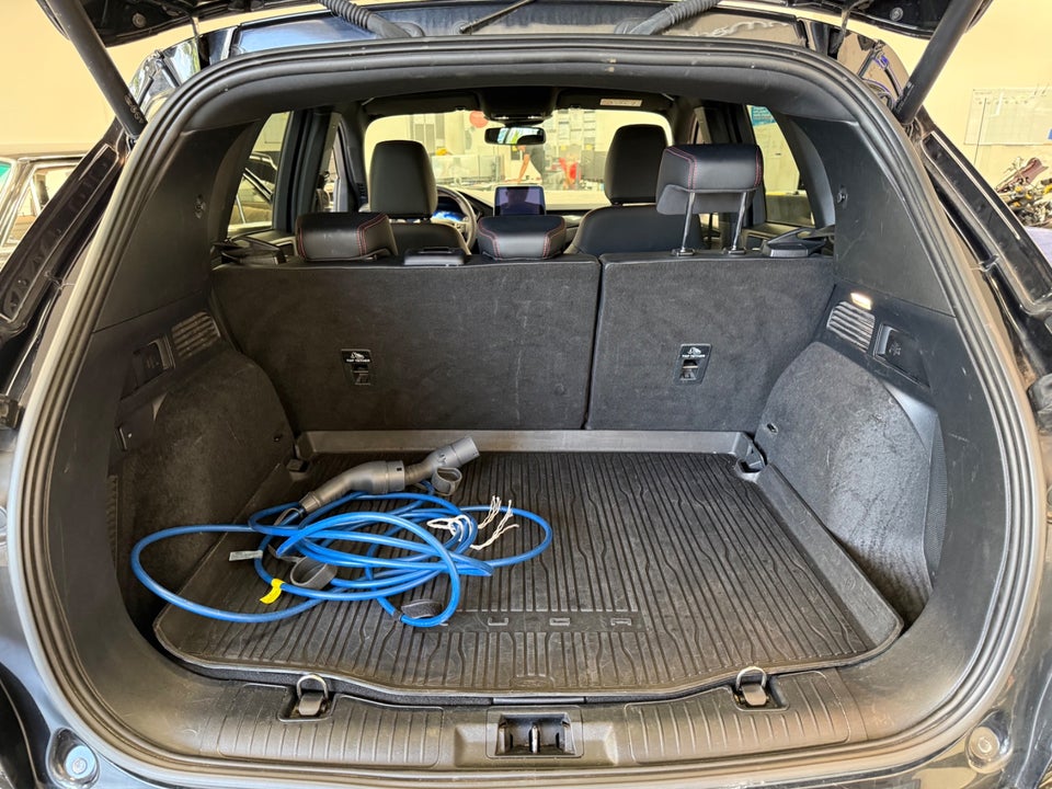 Ford Kuga 2,5 PHEV ST-Line X CVT 5d