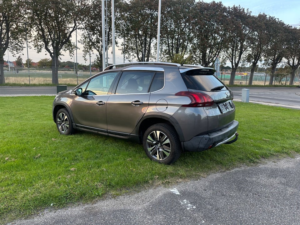 Peugeot 2008 1,2 e-THP 110 Allure Sky 5d