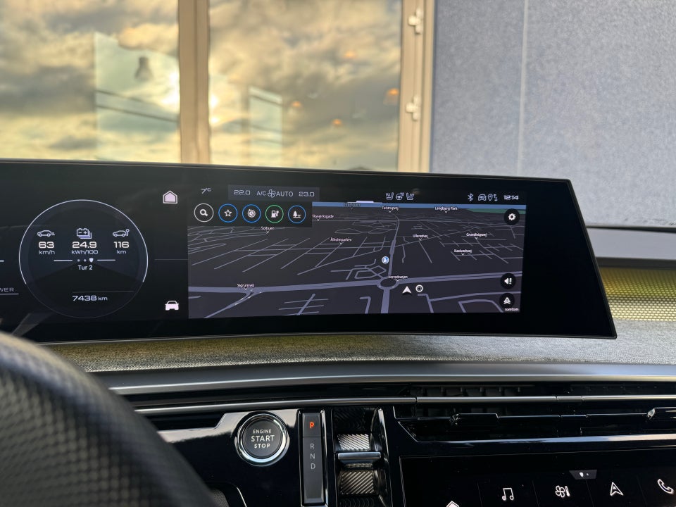 Peugeot e-3008 77 GT 5d