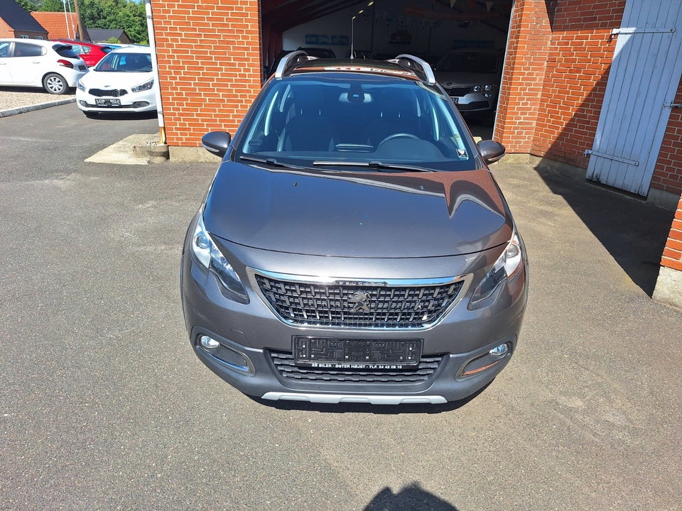 Peugeot 2008 1,2 e-THP 110 Selection Sky 5d