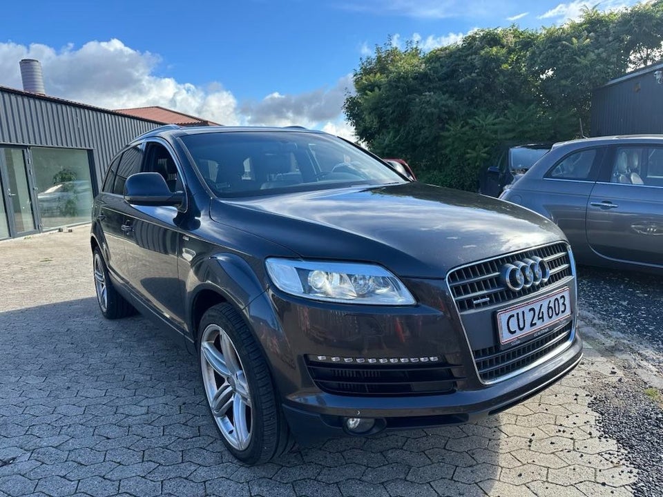 Audi Q7 3,0 TDi quattro Tiptr. 5d