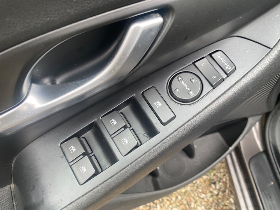 Hyundai i30 1,6 CRDi 110 Premium 5d