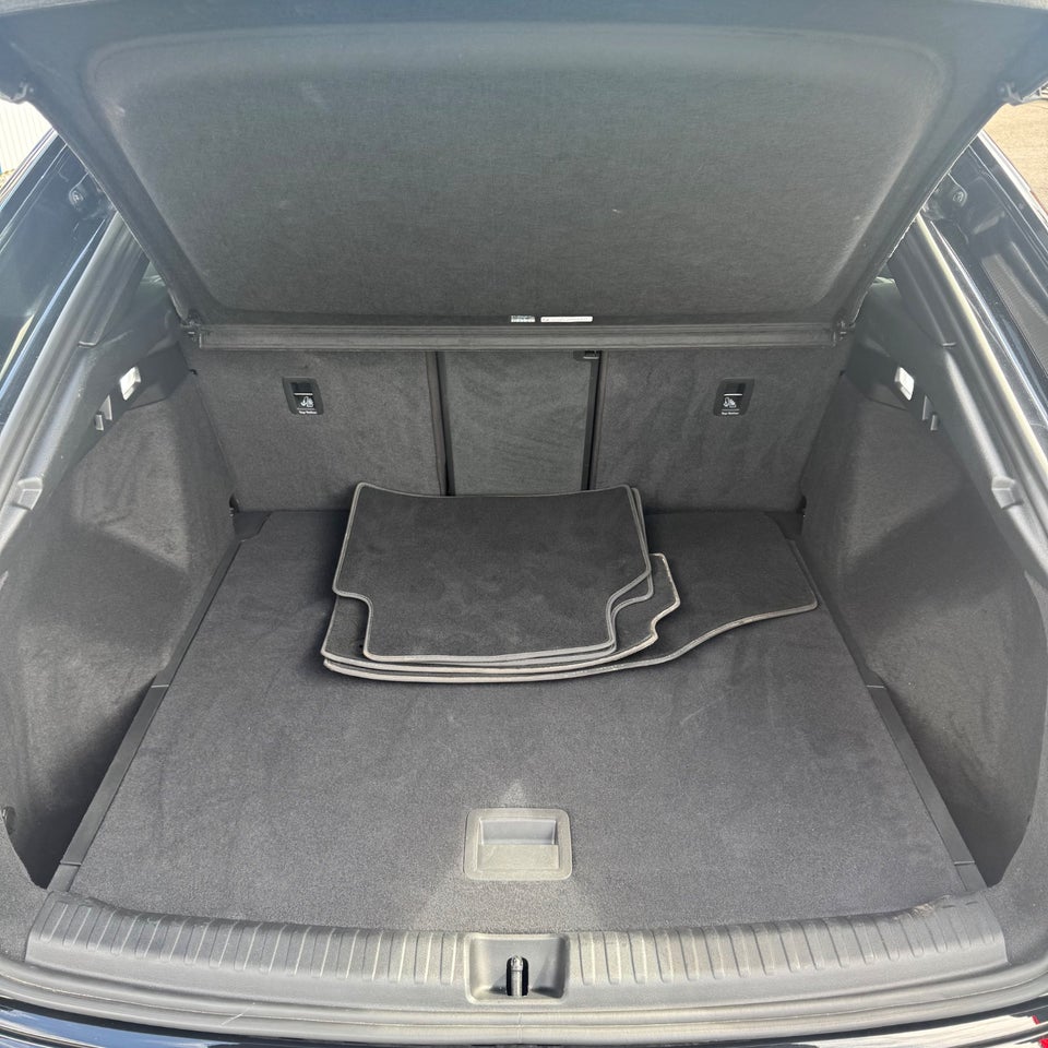 Audi Q4 e-tron 50 S-line quattro 5d