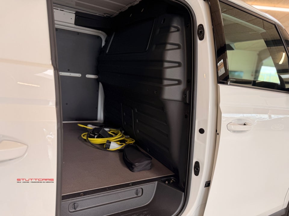 VW ID. Buzz 77 Cargo Pro