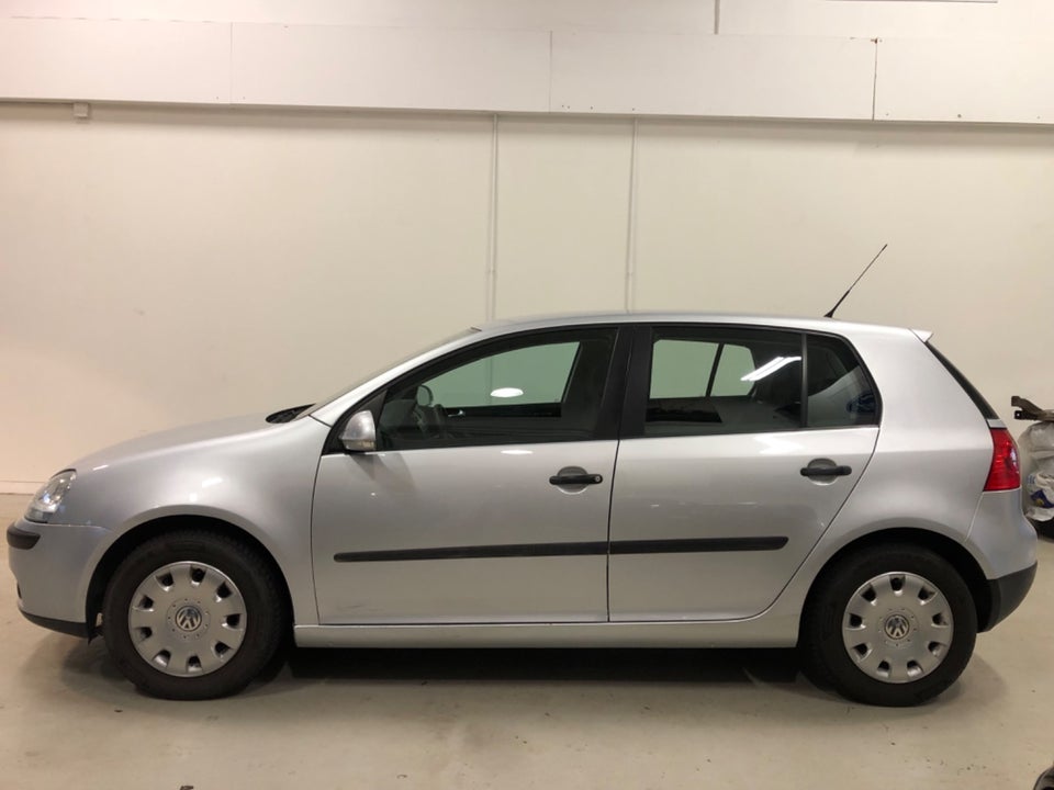 VW Golf V 1,6 FSi Trendline 5d