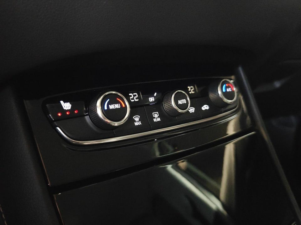 Opel Grandland X 1,6 Hybrid4 Ultimate aut. 5d