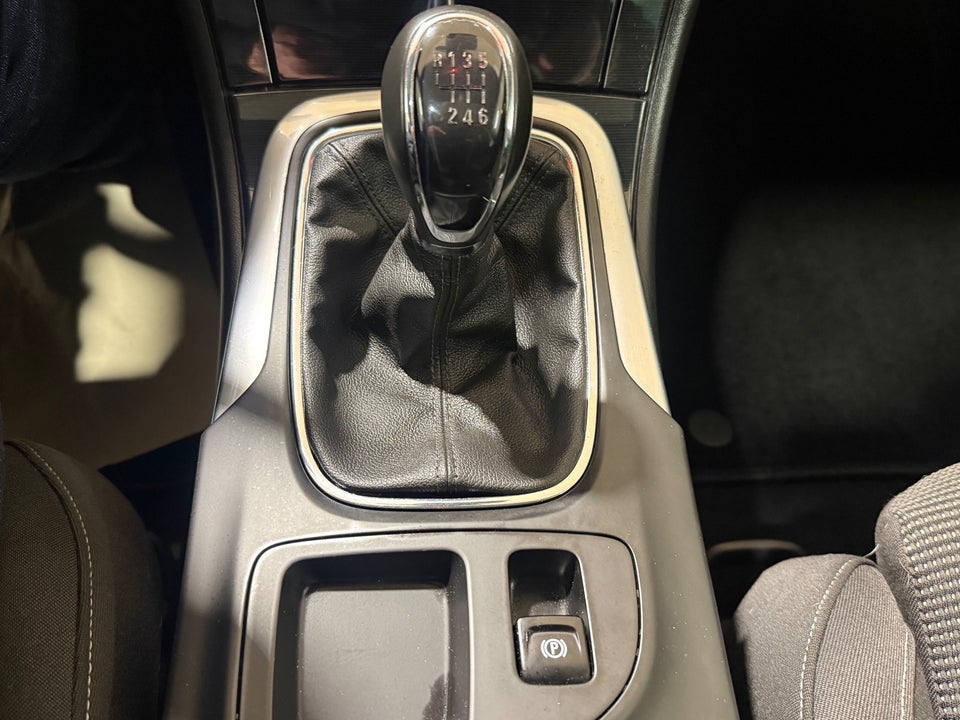 Opel Insignia 1,6 CDTi 136 Cosmo Sports Tourer 5d