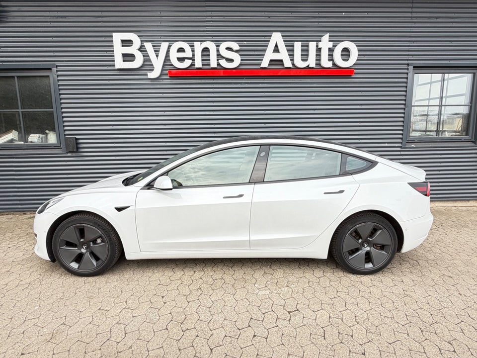 Tesla Model 3 Standard Range+ RWD 4d