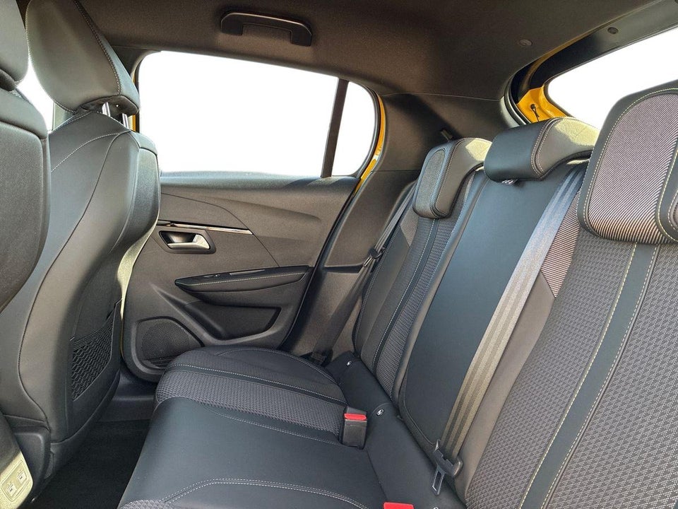 Peugeot e-208 50 GT 5d