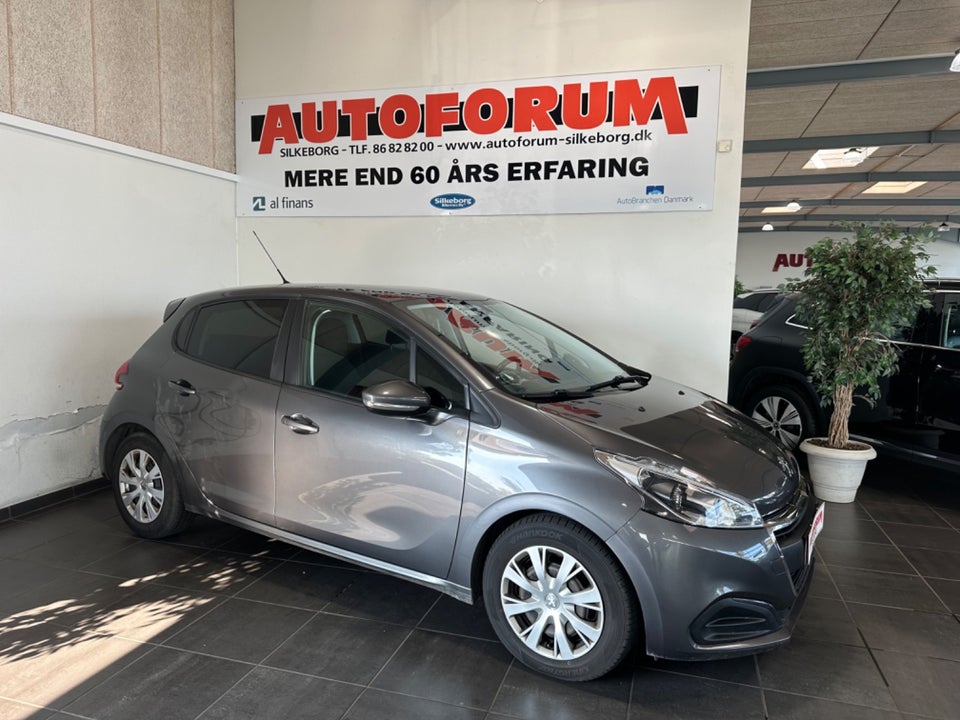 Peugeot 208 1,6 BlueHDi 100 Strike 5d