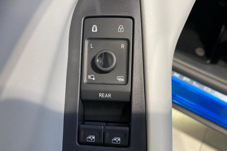 Ford Explorer 84 Premium Extended Range AWD 5d