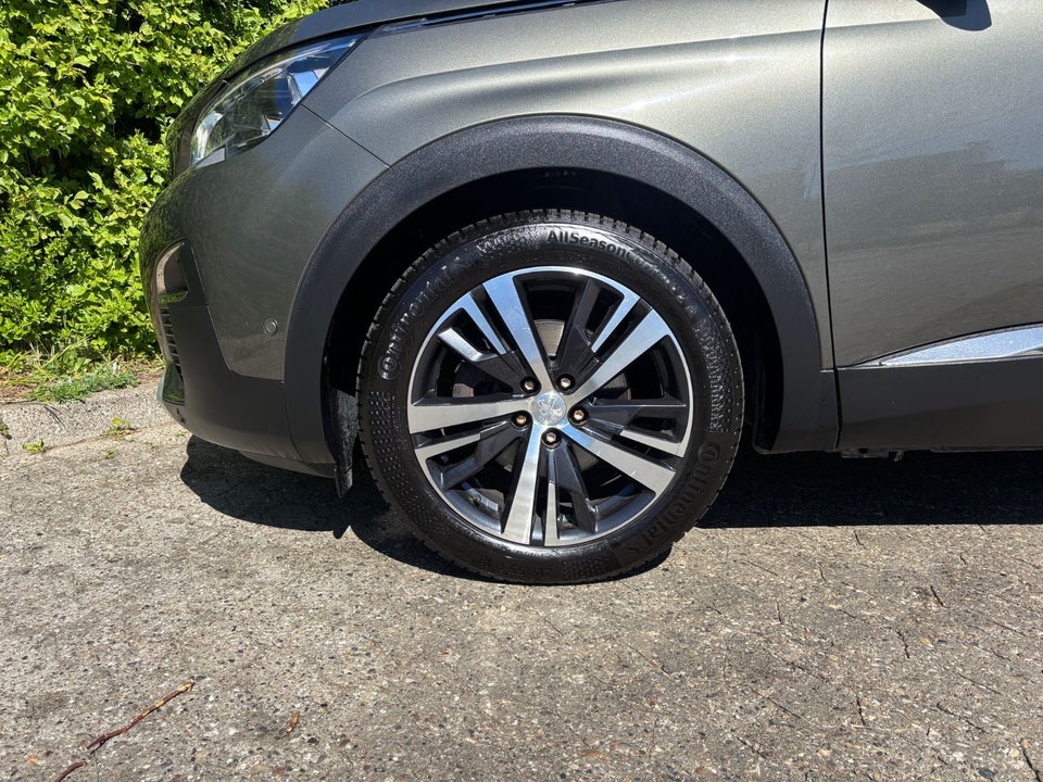 Peugeot 3008 1,2 e-THP 130 Allure EAT6 5d