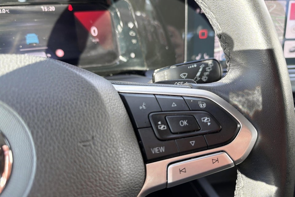 VW Golf VIII 1,4 eHybrid DSG 5d