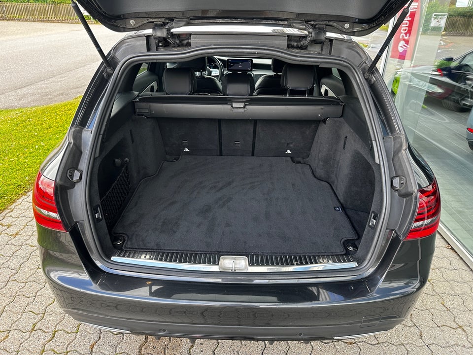 Mercedes C220 d 2,0 AMG Line Night Edition stc. aut. 5d