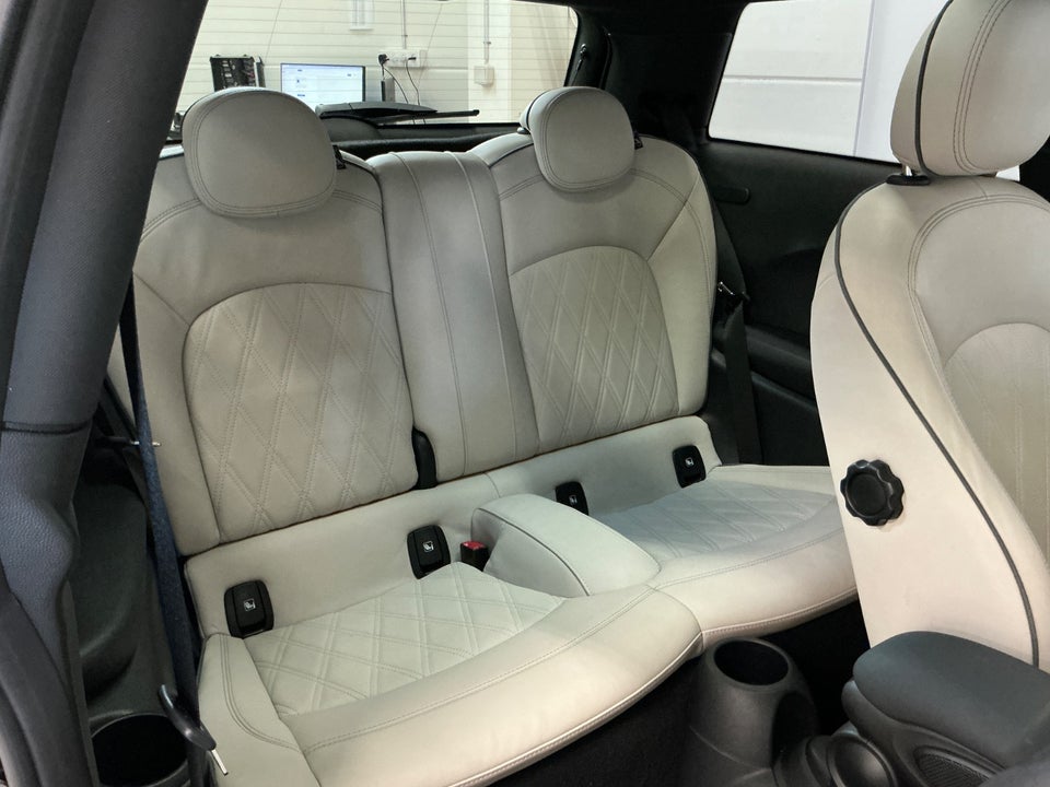 MINI Cooper SE Maximise 3d