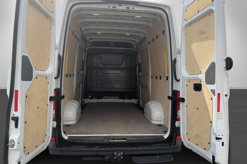 VW Crafter 35 2,0 TDi 177 Kassevogn L3H3 aut.