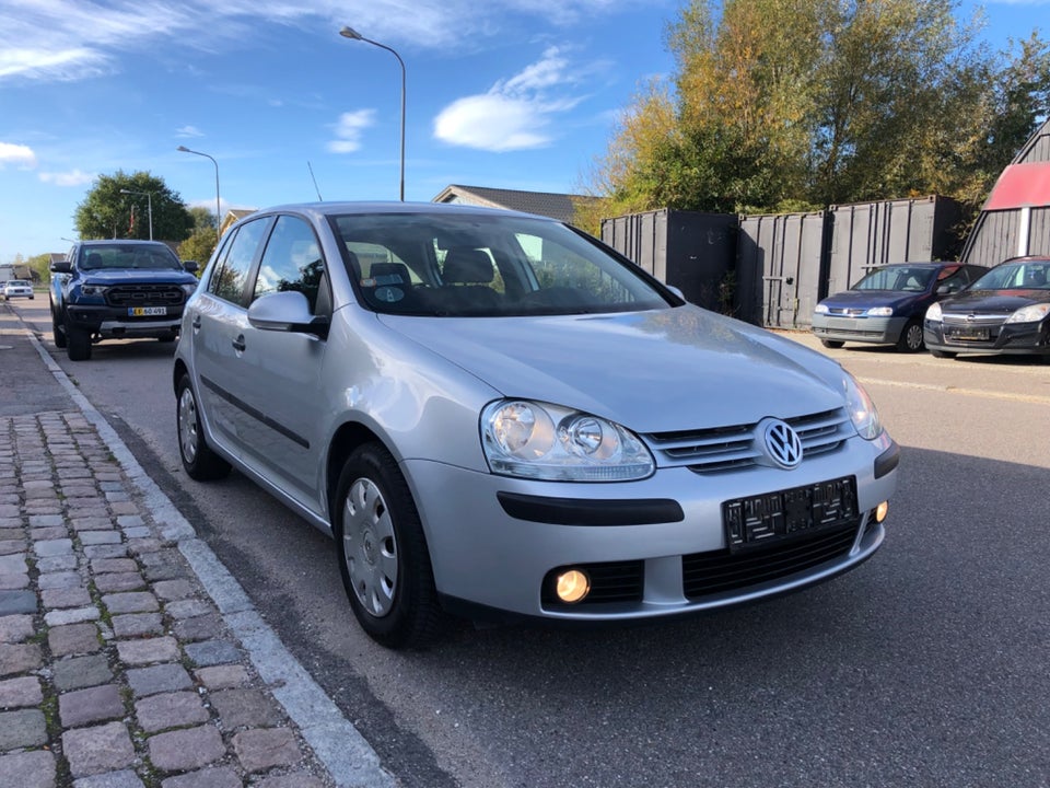 VW Golf V 1,6 FSi Comfortline 5d