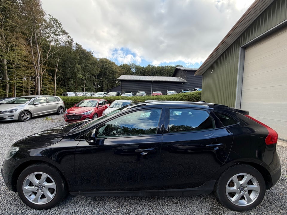 Volvo V40 1,6 D2 115 Momentum 5d