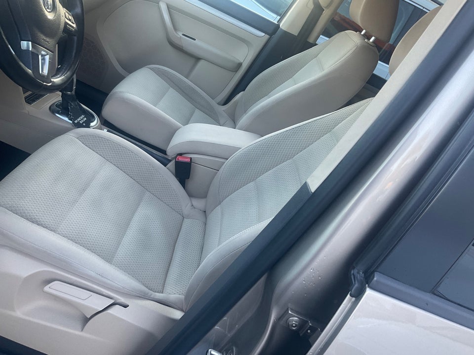 VW Touran 1,6 TDi 105 Comfortline BMT 7prs 5d