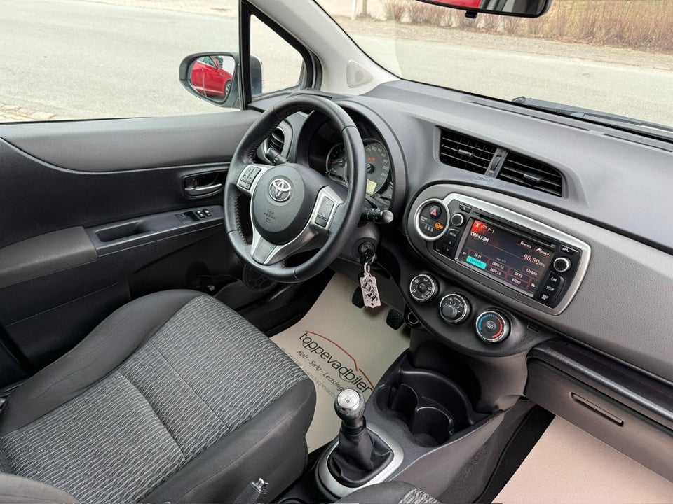 Toyota Yaris 1,0 VVT-i T2 Touch 5d